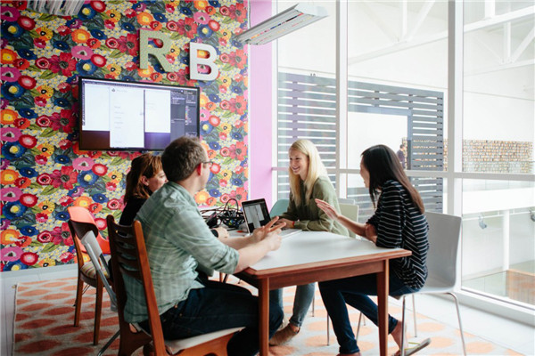 airbnb办公空间小型会议室